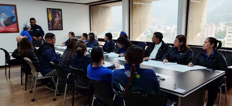 FIDELZ Dicta curso especializado en Actas de Entrega a trabajadores de FUNSASEN