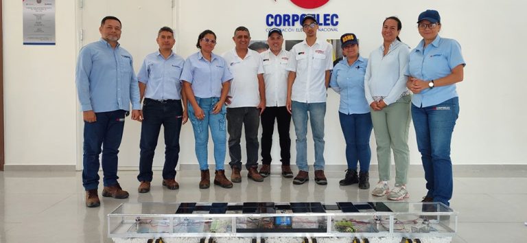 FIDELZ inicia visita al Parque Fotovoltaico El Vigía para las pruebas de robot limpiador de paneles solares