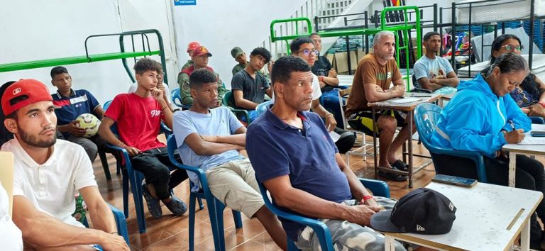 MPPEE y FIDELZ impulsan la autogestión energética con el taller de Electricidad Básica en La Guaira