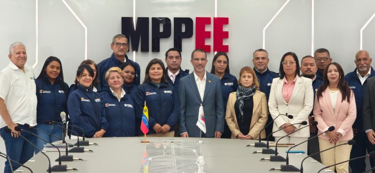 FIDELZ y UNACOM firman convenio interinstitucional para fortalecer proyectos comunitarios